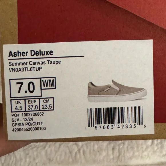 Vans Tan Sneakers Classic Low-Top Design Size - 7 Women’s / 5.5 Men’s - Picture 11 of 12